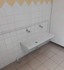 Toilettes école